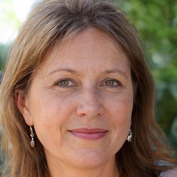 Porträtfoto von Bettina